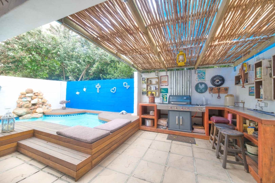 5 Bedroom Property for Sale in Fisherhaven Western Cape